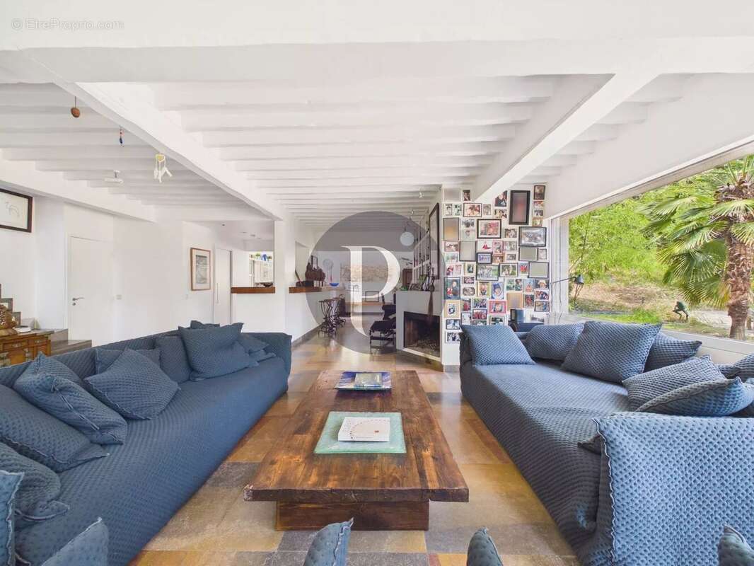 VAUHALLAN – Propriété 7 pièces – Réception 100 m² - Vue dominante – Terrain boisé 4726 m² - photo 5