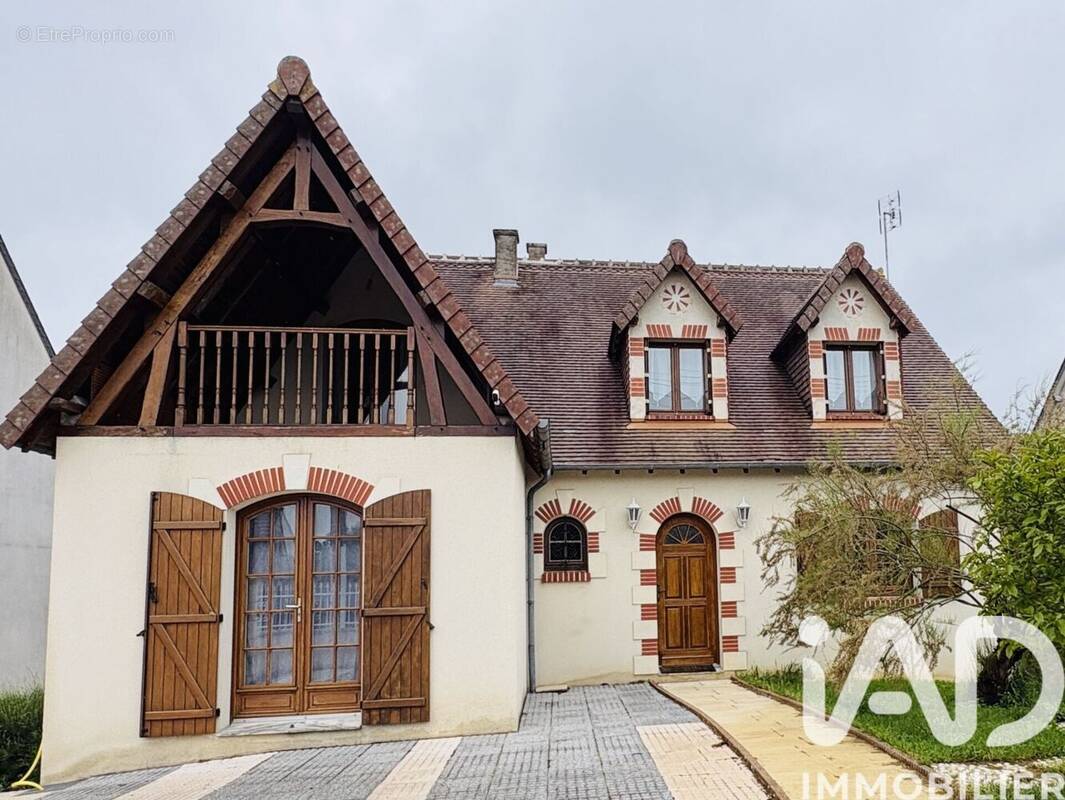 Photo 1 - Maison à SAINT-SULPICE-DE-POMMERAY