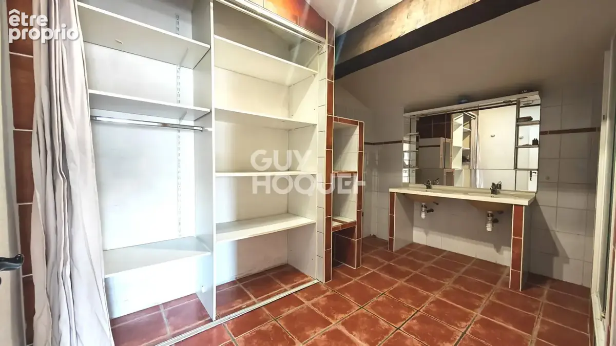 CANOHES (66680) A vendre, maison de village, 4 pièces avec belle terrasse et 2 grands garages. - photo 10