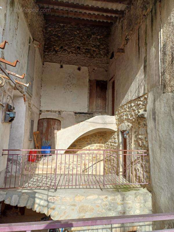 Maison à LES OLLIERES-SUR-EYRIEUX