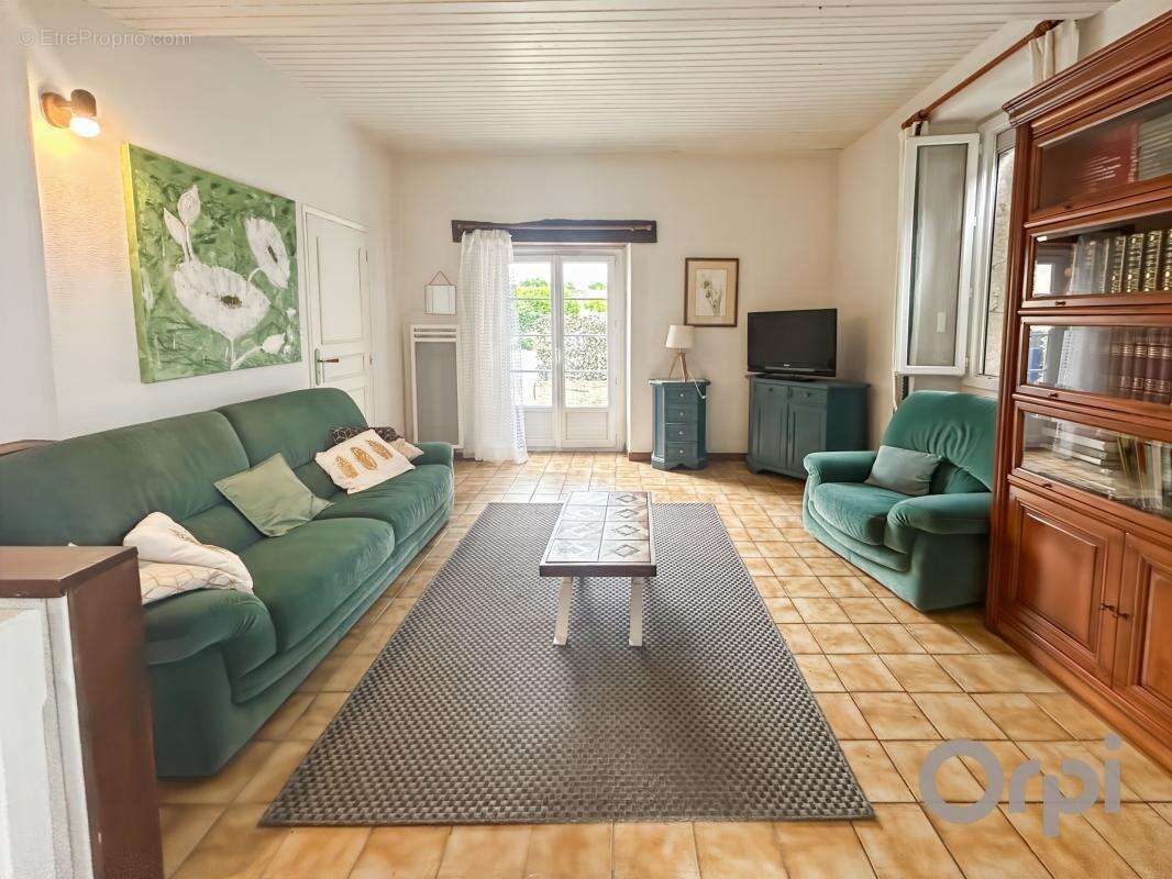 Maison de ville avec deux chambres, jardin et parking - photo 2