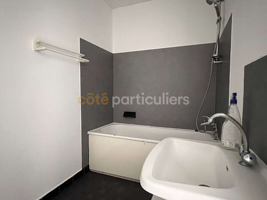 Appartement familial en dernier étage à Saint Jean de la Ruelle - photo 10
