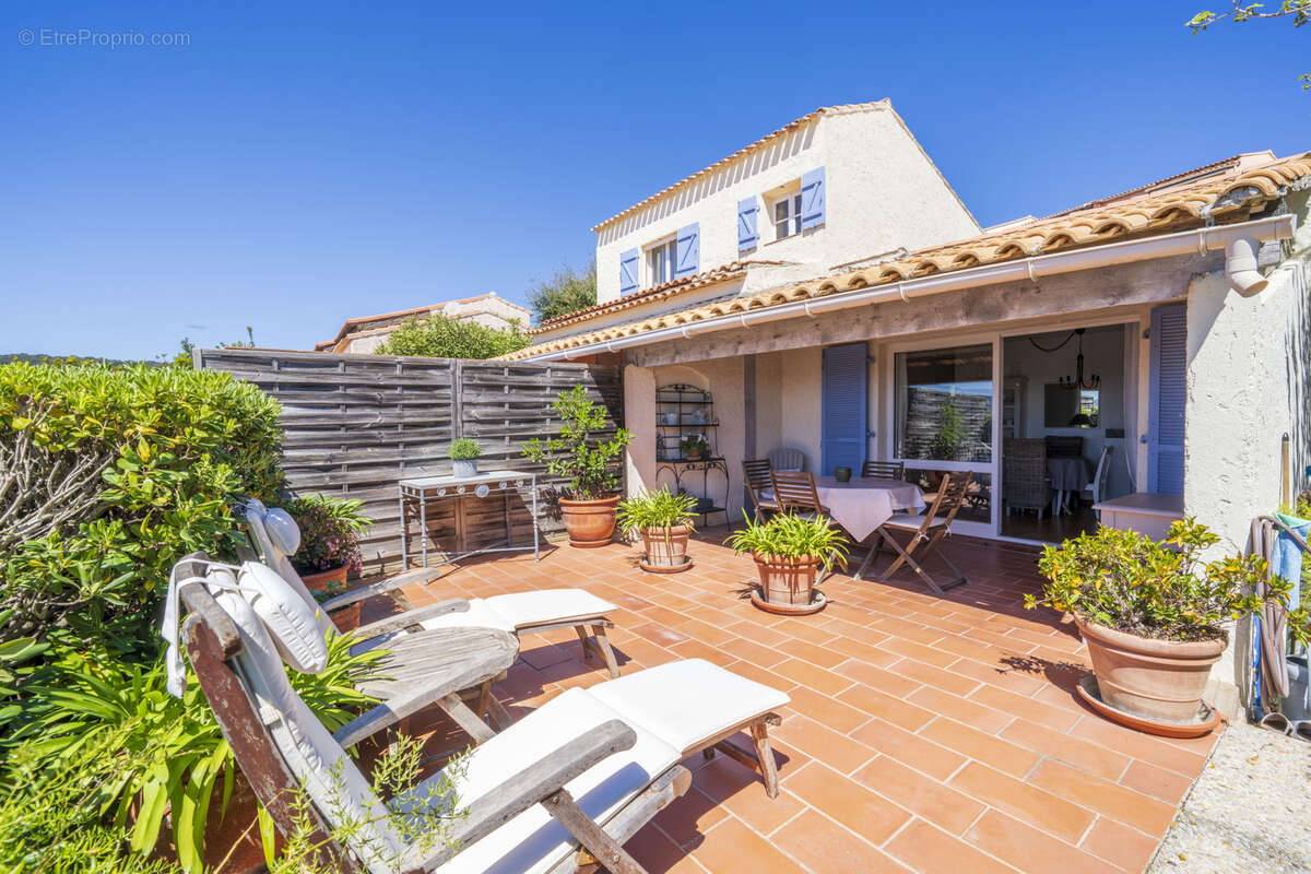 Appartement à LA CROIX-VALMER