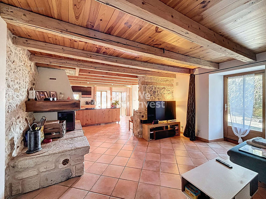 Maison à CHAMPFROMIER