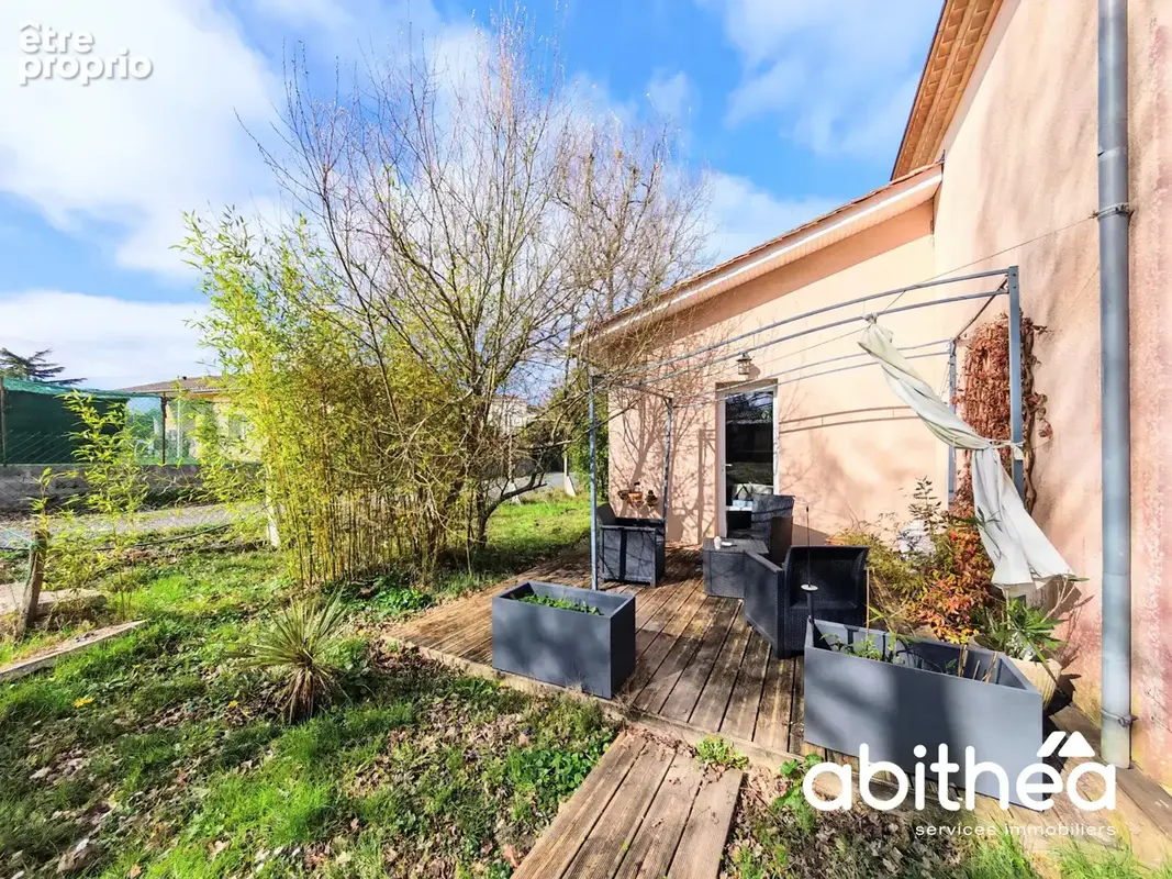 L'agence ABITHEA Libourne vous ouvre les portes d’un véritable cocon familial à Galgon… - photo 15