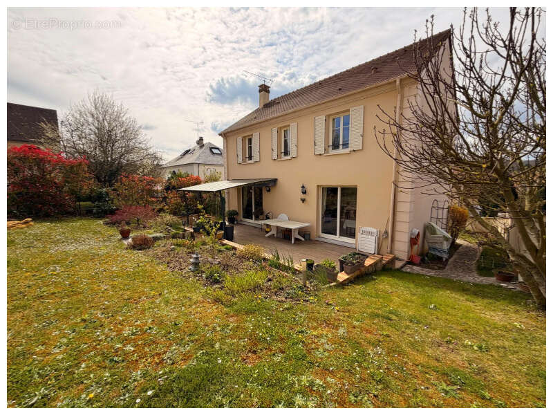 Maison à FONTENAY-LE-FLEURY