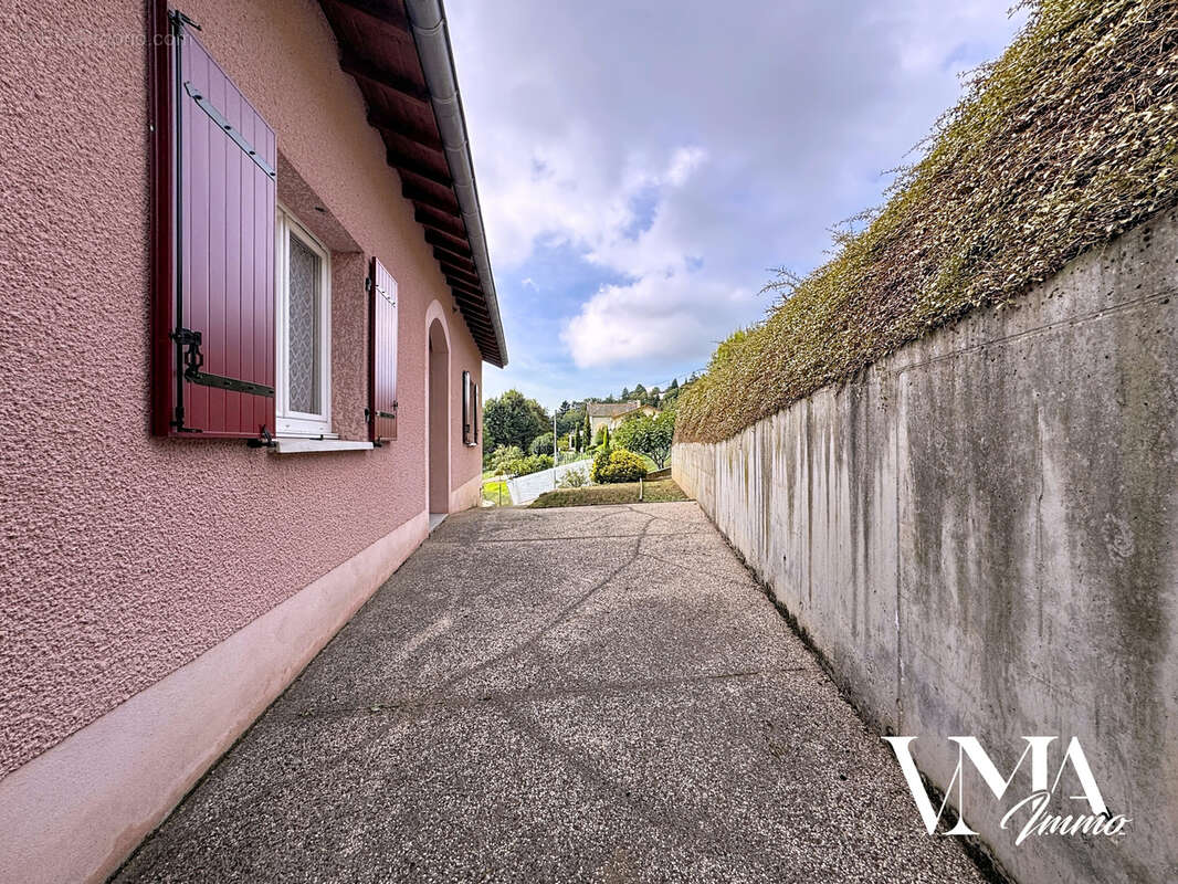 Maison à SAINT-GENIS-L'ARGENTIERE