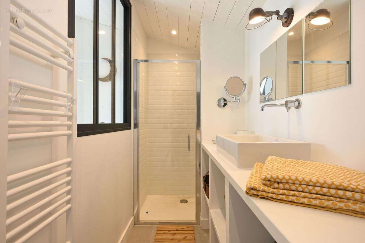 Maison à SAINT-CLEMENT-DES-BALEINES