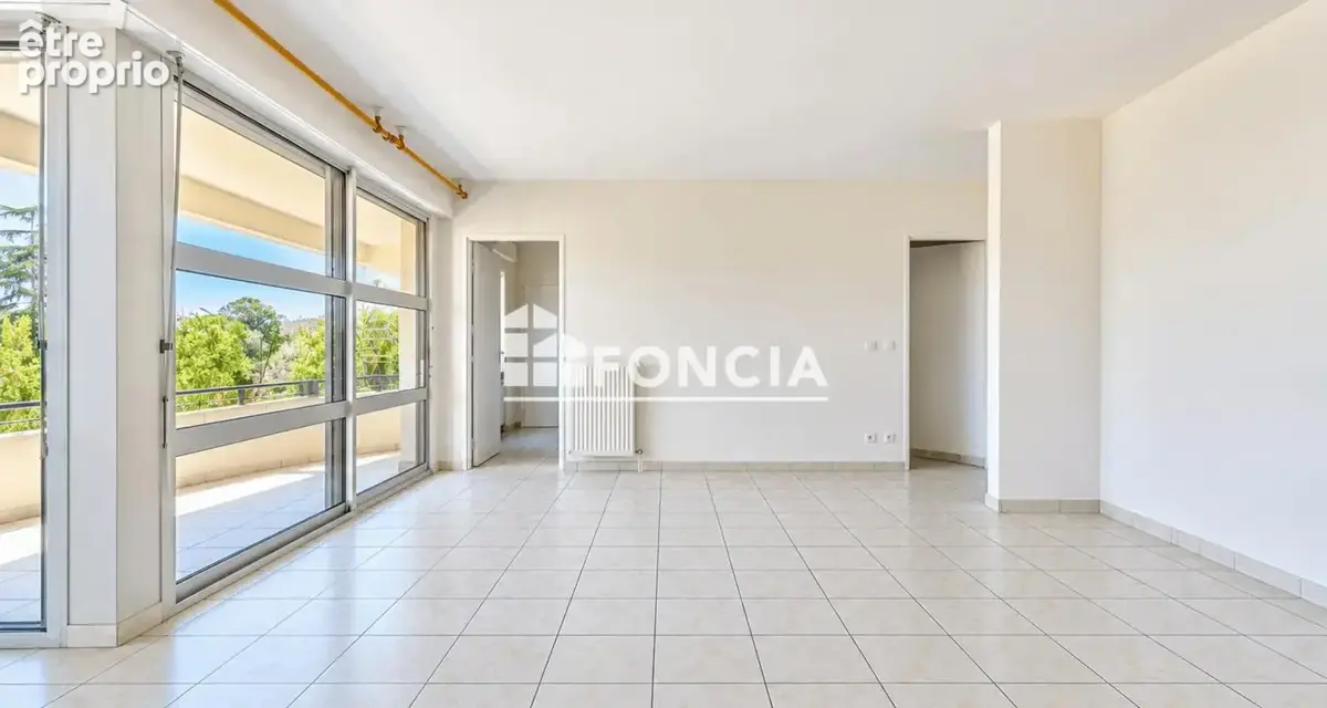 MONTPELLIER - CLEMENTVILLE - T3 traversant de 80m2 avec terrasse, garage et ascenseur - photo 7