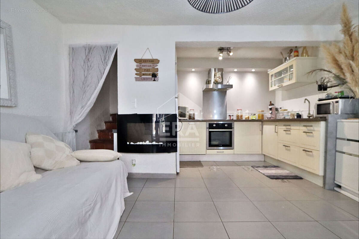 Maison à LEZIGNAN-CORBIERES