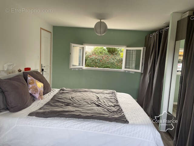 Maison à SAINT-JULIEN-DE-TOURSAC