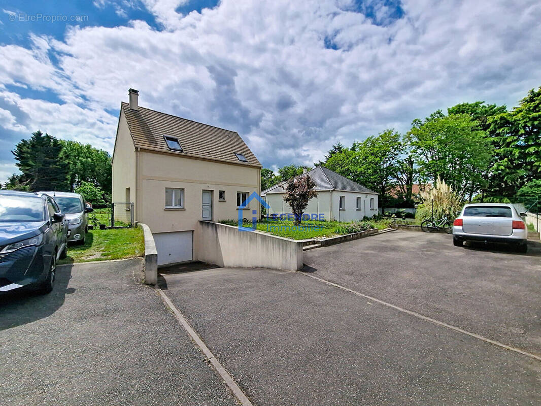 Maison à PIERRELAYE