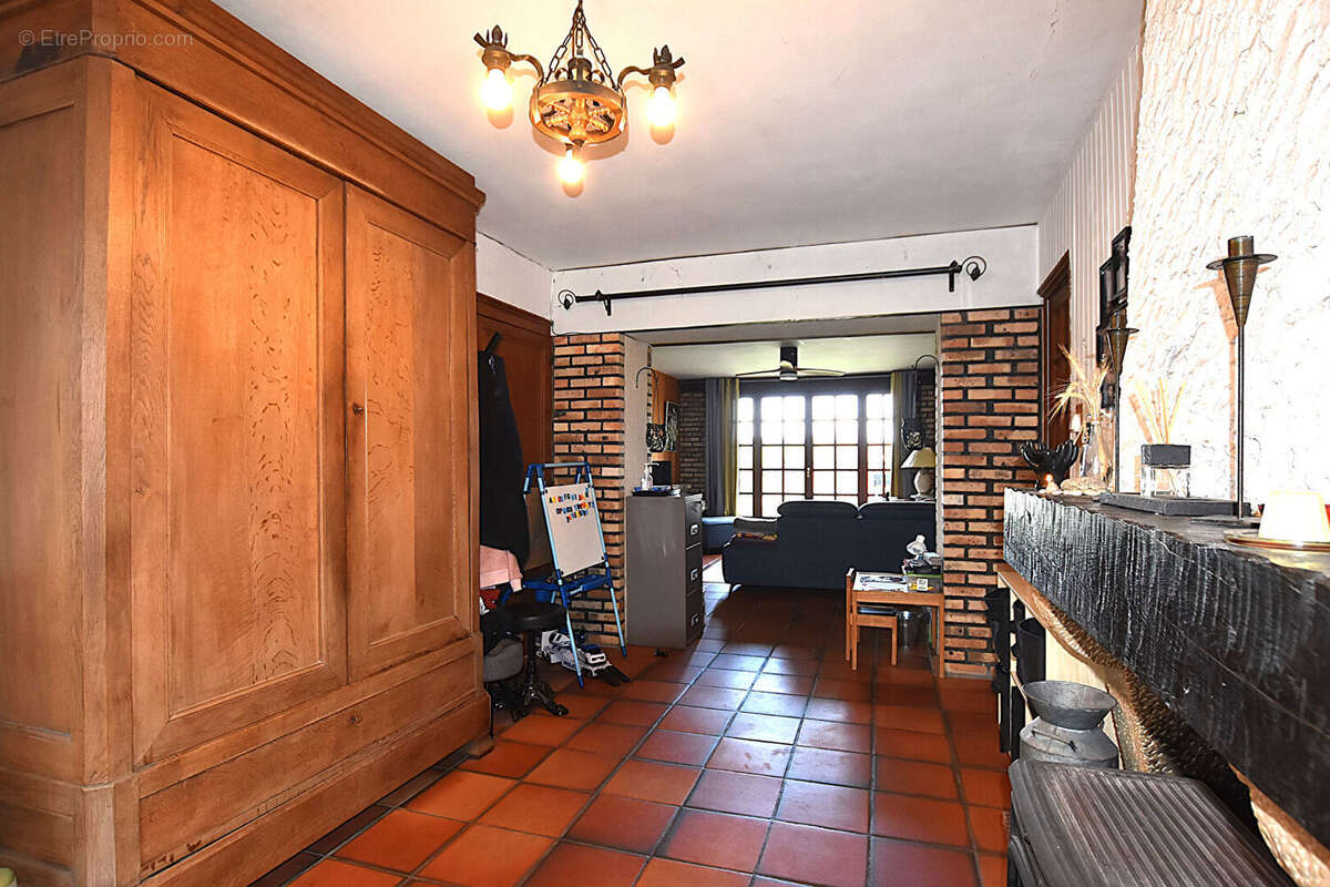 Maison à MONTCOMBROUX-LES-MINES