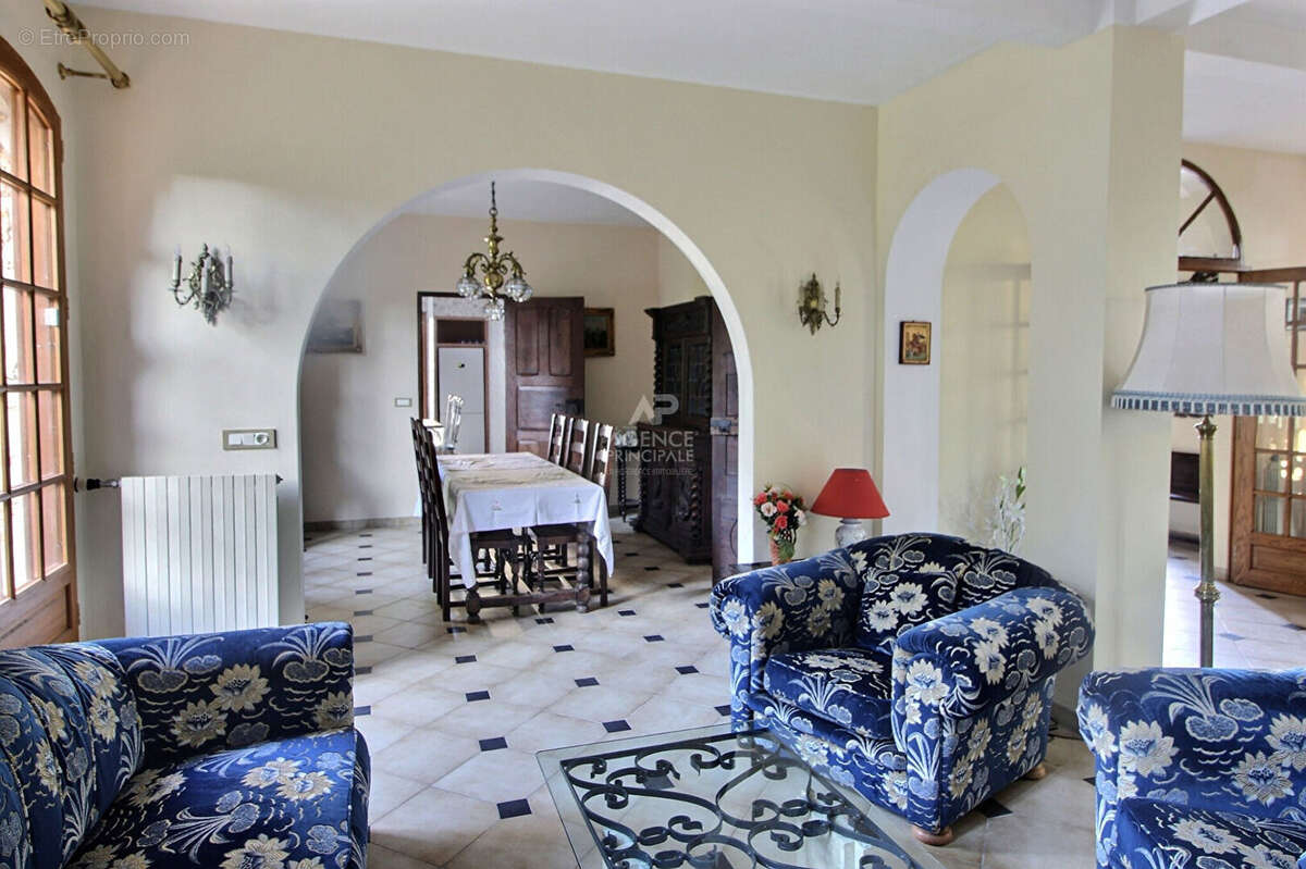 Maison à VERNEUIL-SUR-SEINE