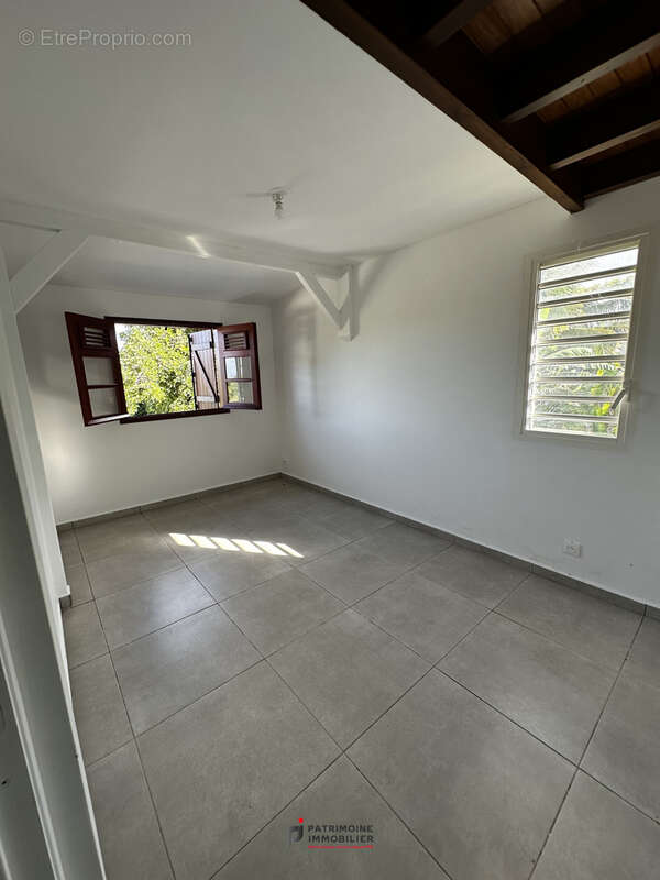Appartement à PETIT-BOURG