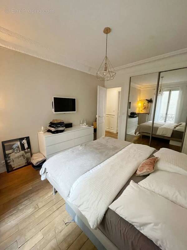 Appartement à PARIS-17E