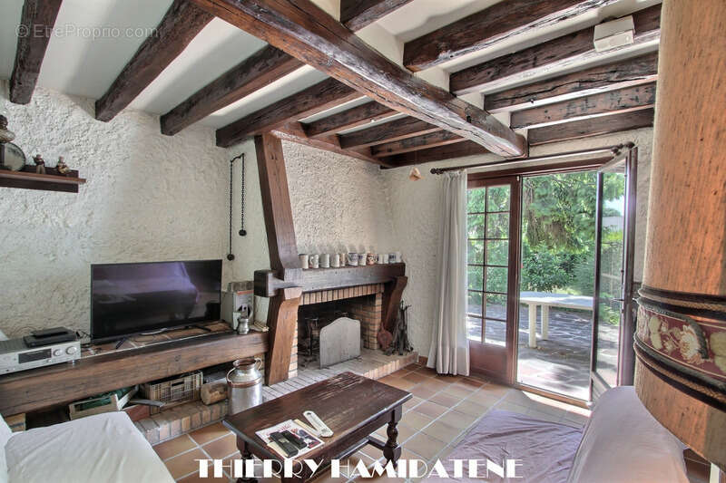 Val notre dame grande et belle maison 140m2 hbt 4 chambres ideal artisan s/sol total  100m2 3m de hauteur s/plafond grand jardin - photo 6
