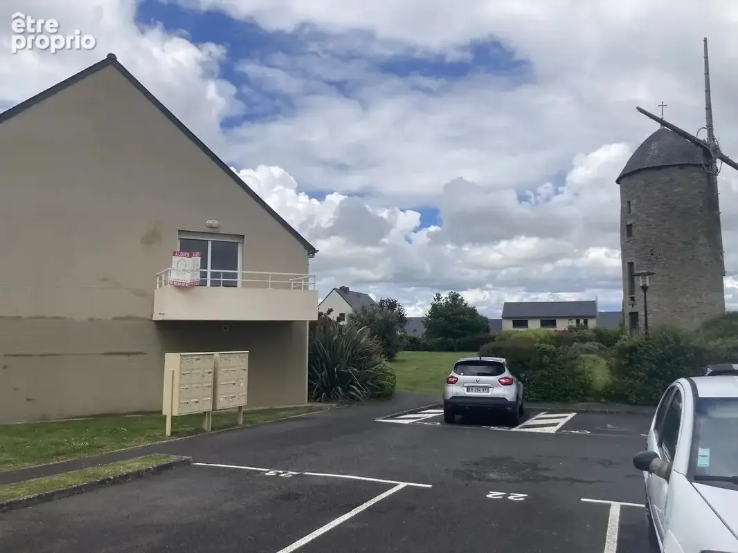 Lehon - t2 lumineux avec balcon, parking & résidence sécurisée - photo 12