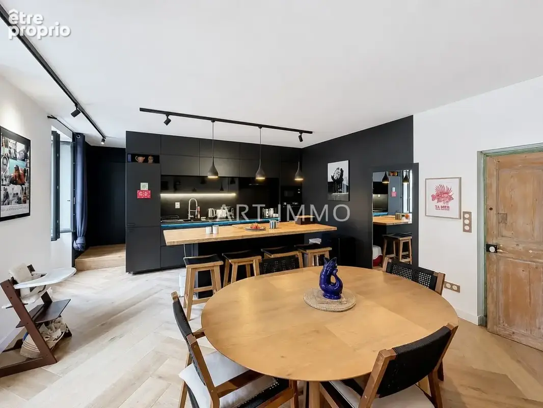 À vendre  maison de village rénovée avec terrasse au cur du village de robion - photo 2