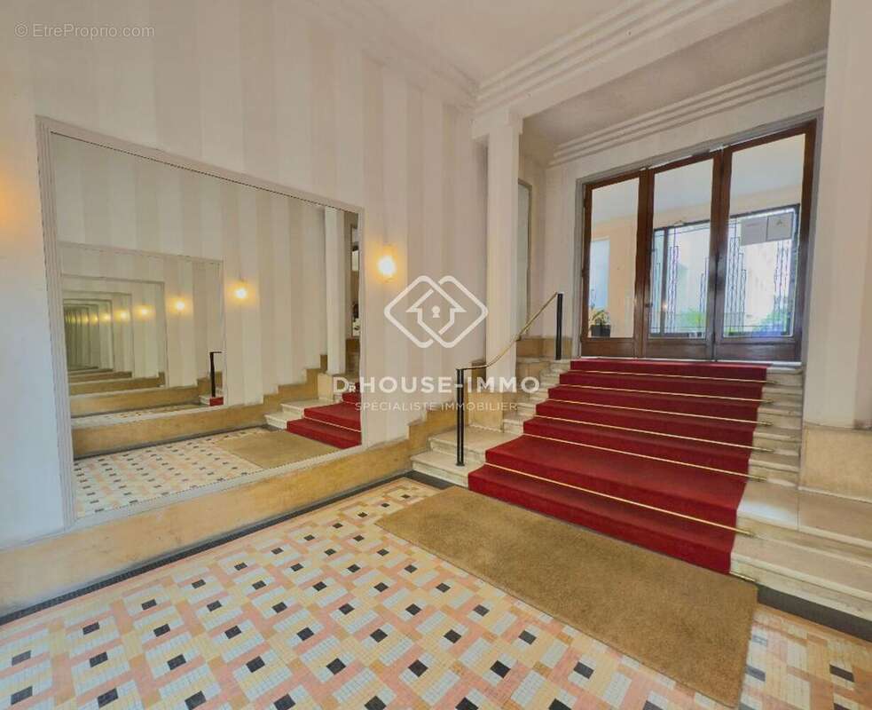 Appartement à PARIS-16E