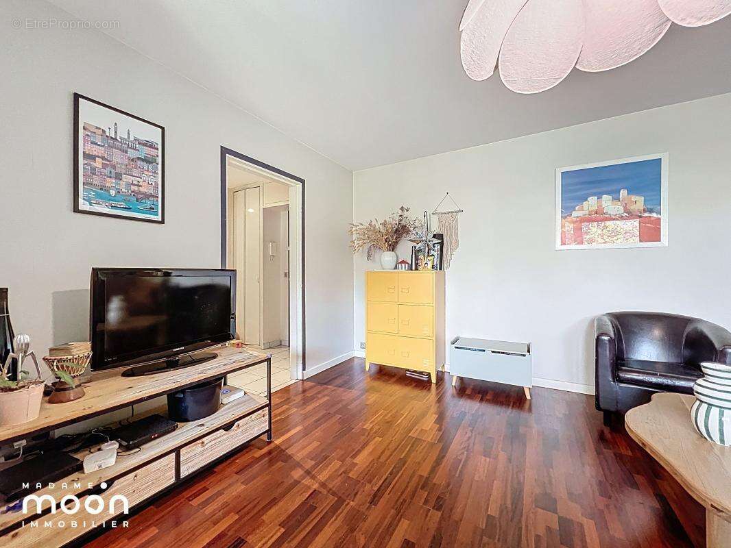 Appartement à OULLINS