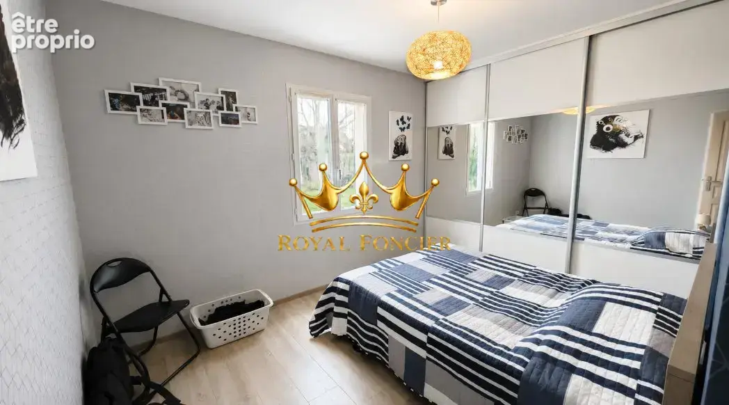 Chambre parentale avec dressing au RDC