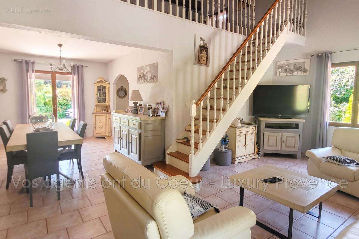 vente maison 5 Pièce(s) - photo 6