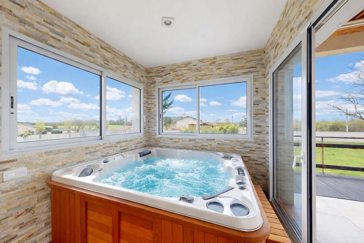 Maison à FONTENILLES