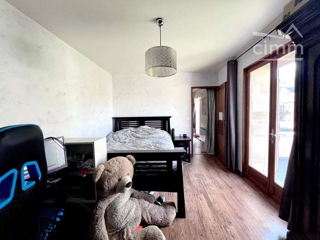 Maison à CIRES-LES-MELLO