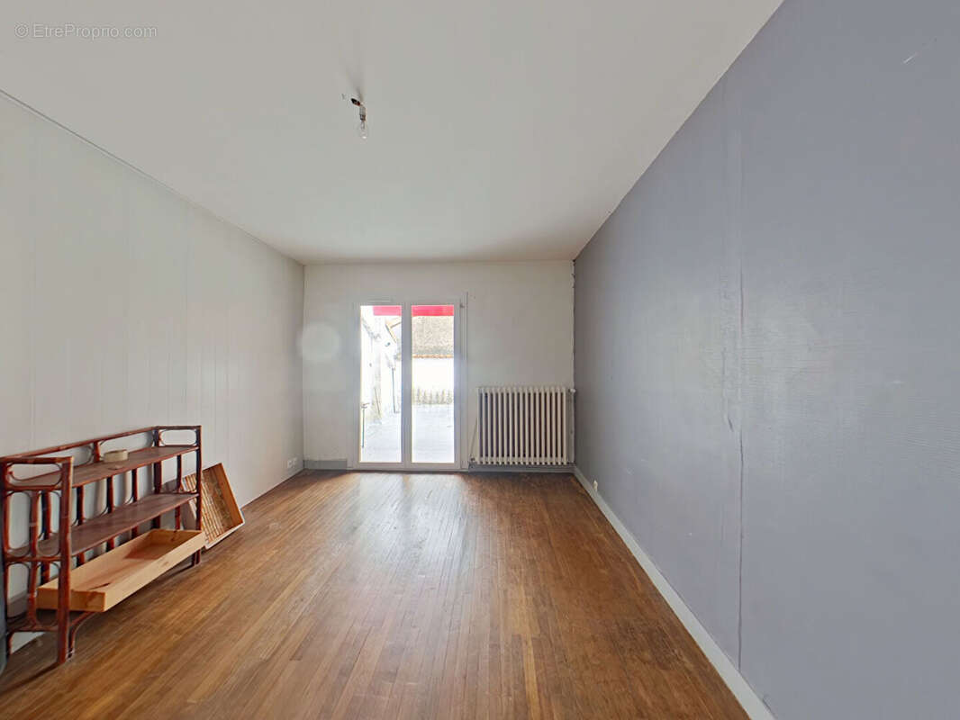 Maison à AVAILLES-LIMOUZINE