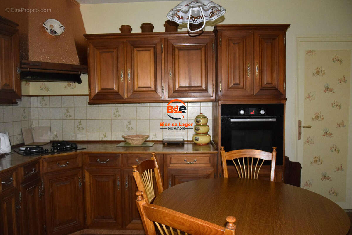 MAISON PLAIN PIED 4 PIECES A VENDRE - BSLE -Bien Se Loger Ensemble VEYRE MONTON  votre agence de proximité - Maison à TALLENDE