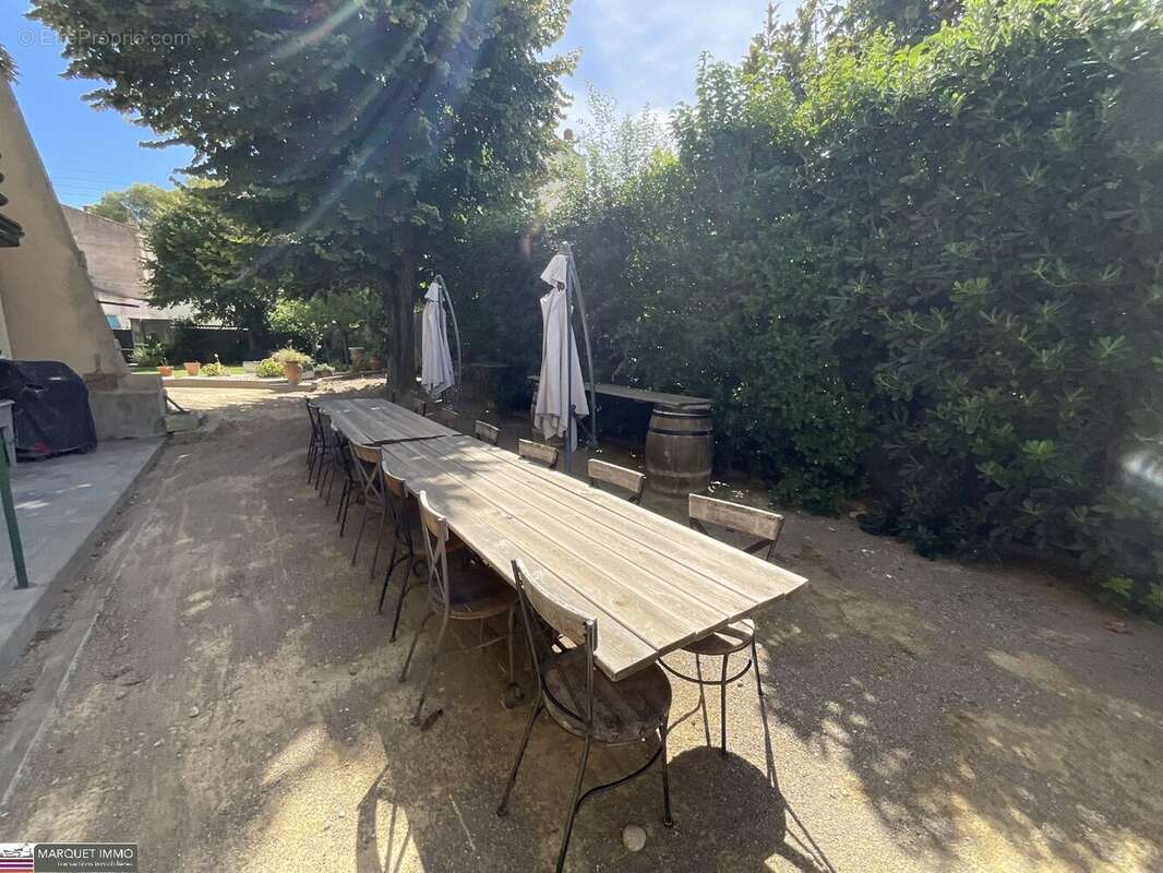 Séduisante maison de caractère T7 offrant 246 m² en 4 face sur 1 564 m² de terrain avec garage de 97 m², ascenseur, piscine - photo 16