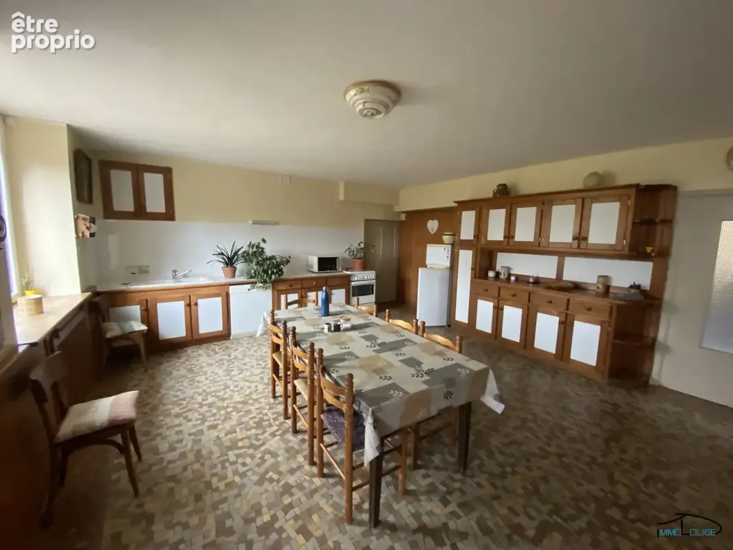 Maison 255 m² à Salmiech  - photo 6