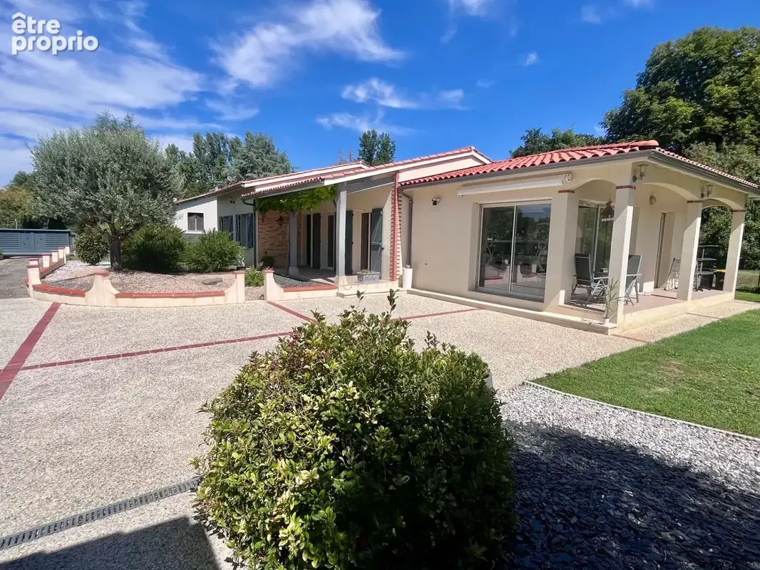 Maison 6 pièces avec piscine et parc paysager - photo 17