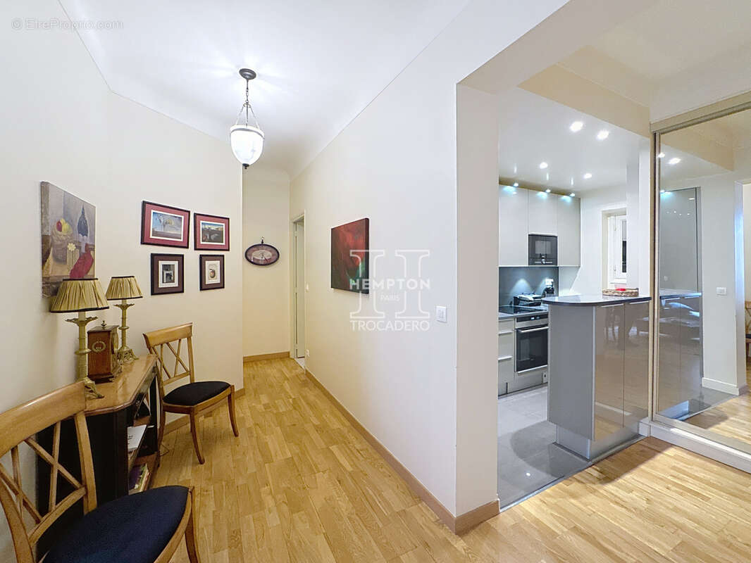 Appartement à PARIS-8E