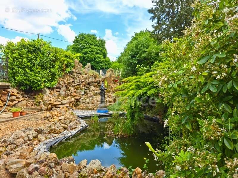 Maison à YVRE-L&#039;EVEQUE