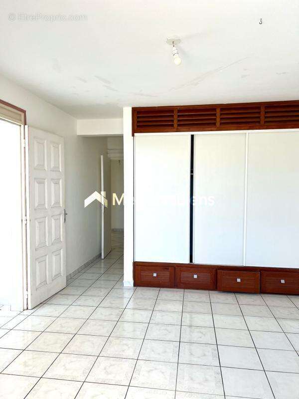 Maison à BAIE-MAHAULT