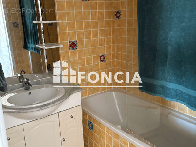 Appartement à GREOUX-LES-BAINS