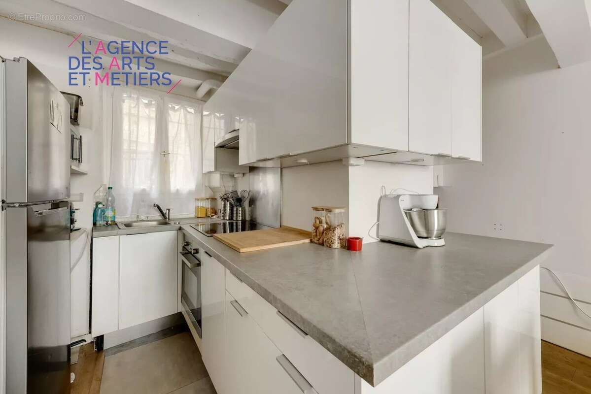 Appartement à PARIS-10E