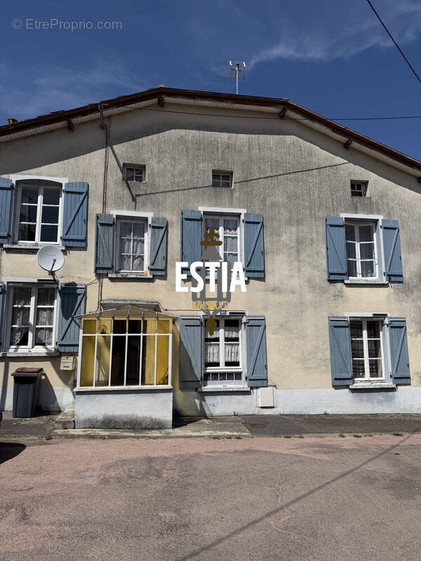 Maison à MIRECOURT