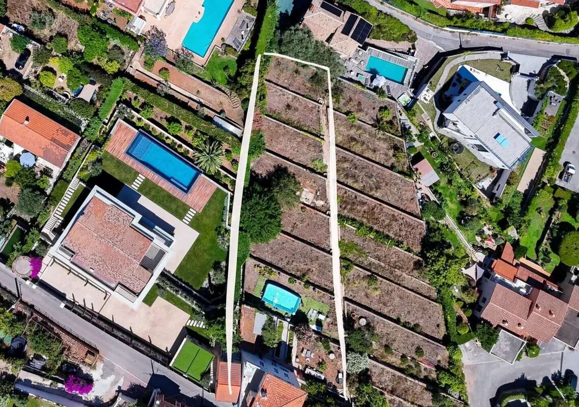 Maison à rénover sur parcelle de terrain de 1300 m², vue mer panoramique, idéal investisseurs - photo 3