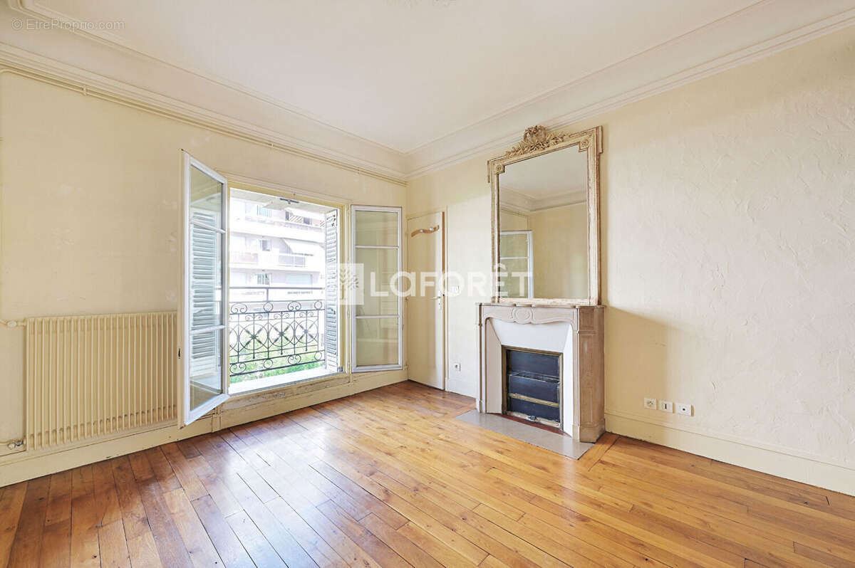 Appartement à PARIS-15E