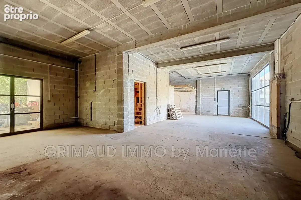 Maison 278 m² à La Mole  - photo 3