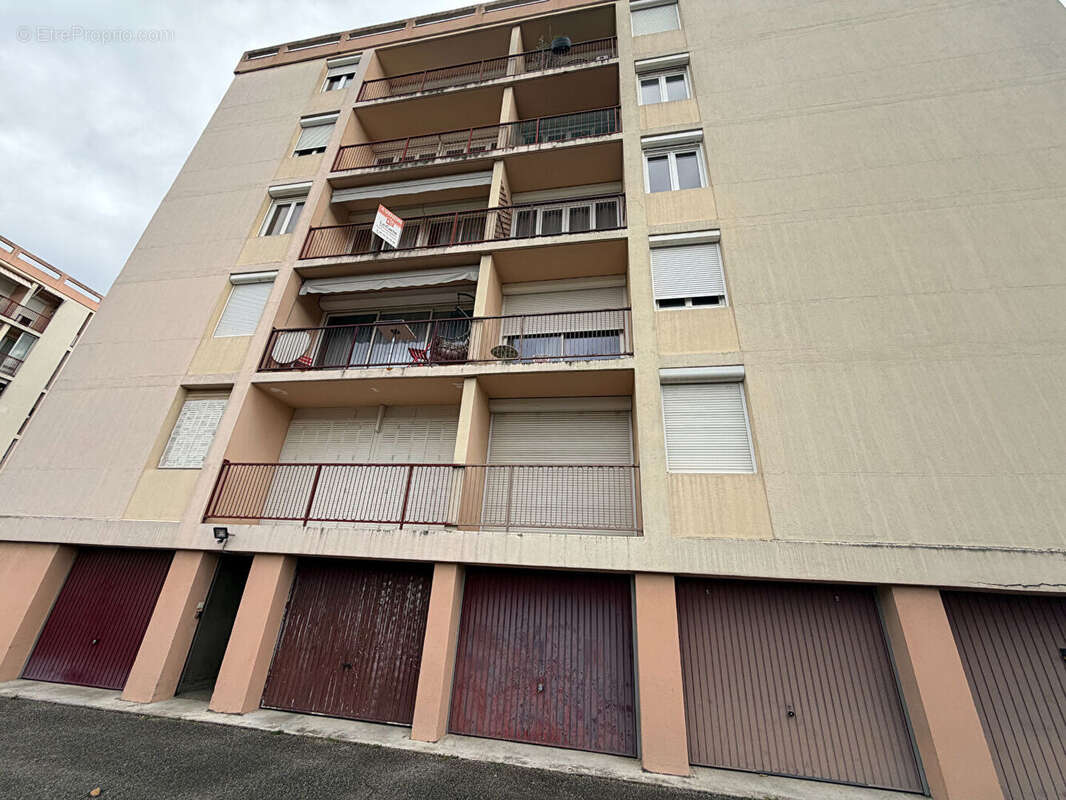 Appartement à GUILHERAND-GRANGES