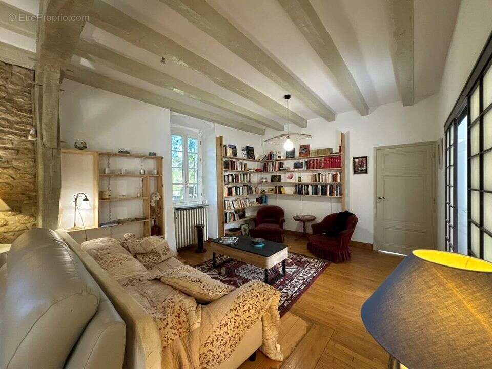 Maison à VIRE-SUR-LOT