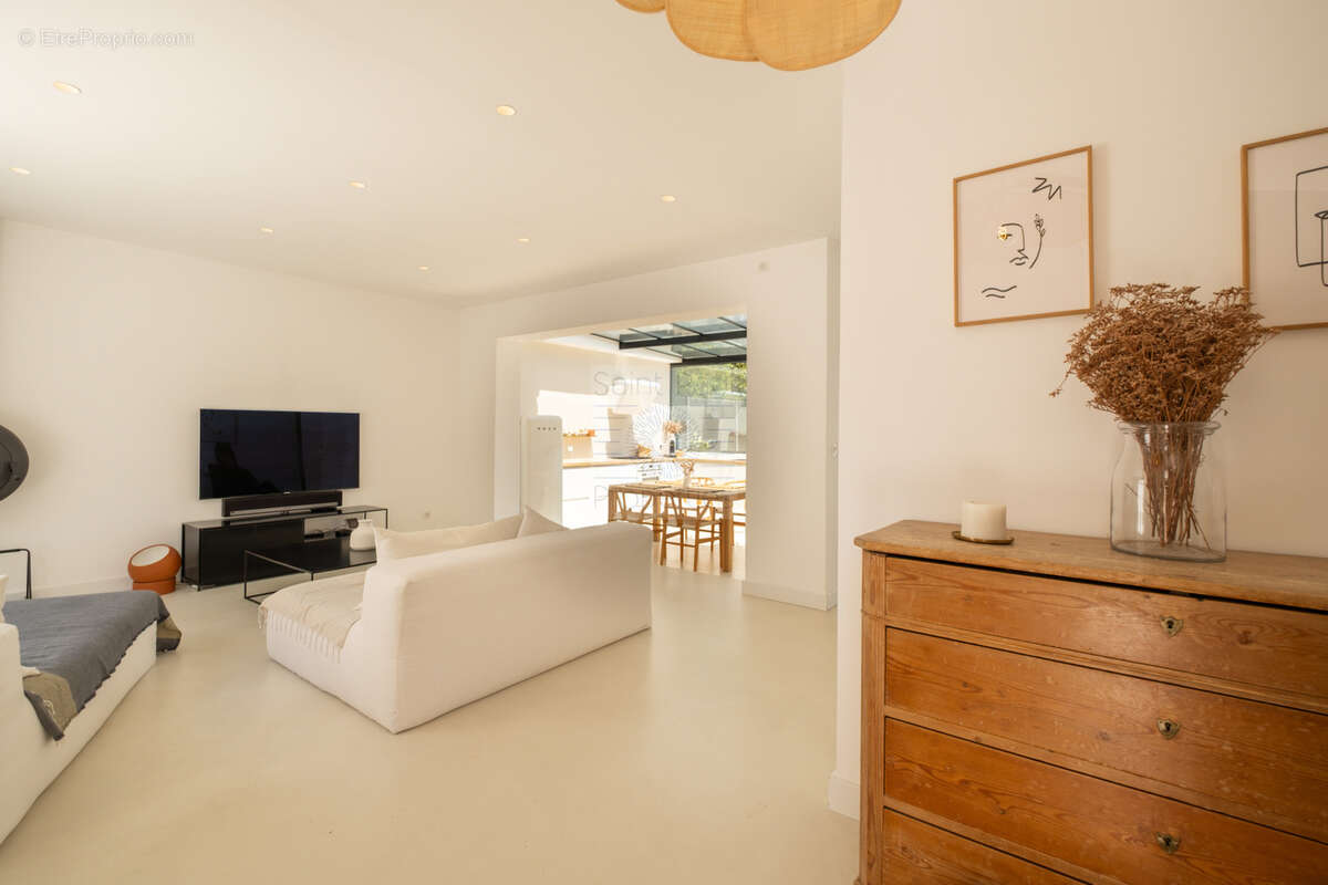 Petite maison chic et intemporelle aux Hauts de Vaugrenier - photo 6