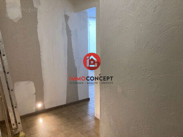 Commerce à ROQUEMAURE