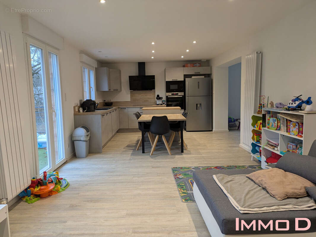 Maison à THAON-LES-VOSGES