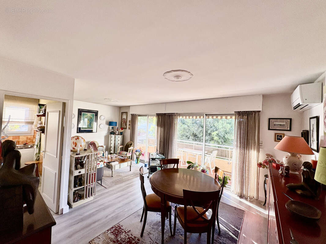 Appartement à SIX-FOURS-LES-PLAGES