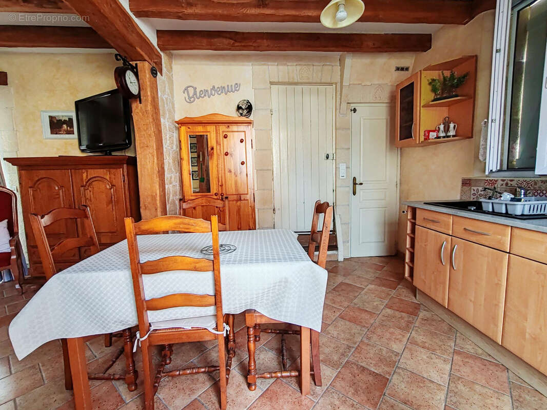 Maison familiale avec dependances - photo 14